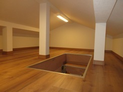 ⑩小屋裏収納.JPG